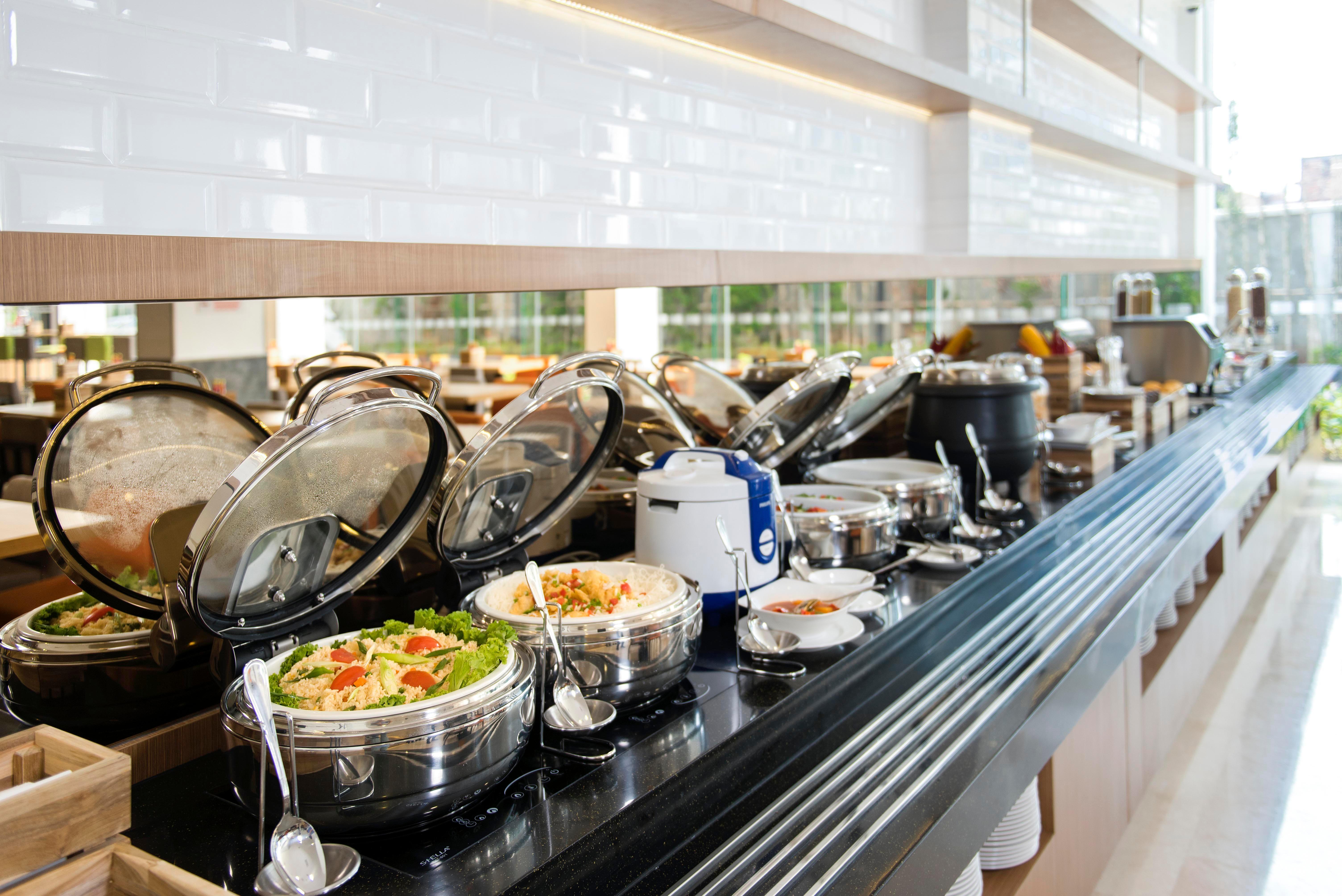 Holiday Inn Express Jakarta Matraman By Ihg Екстер'єр фото