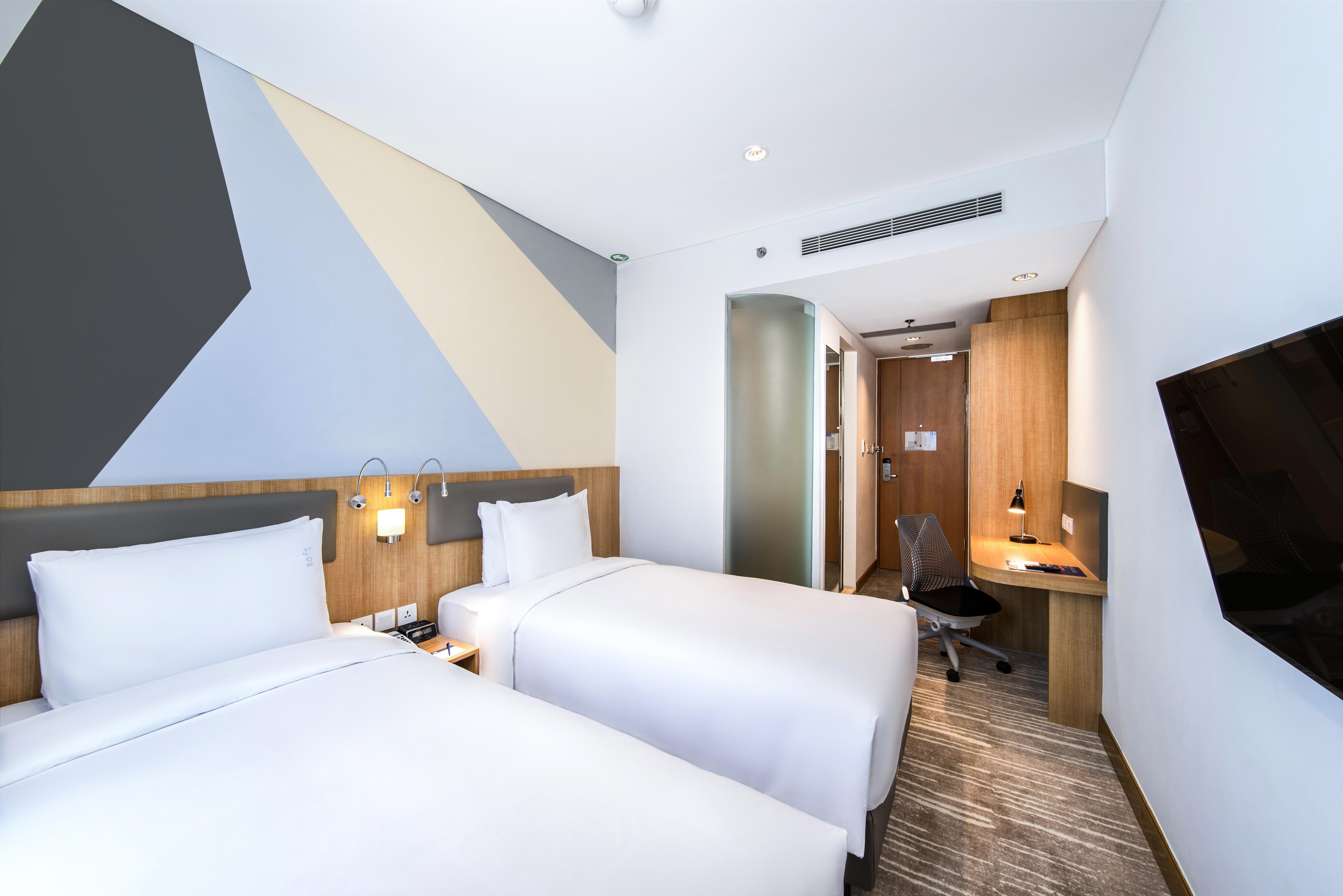 Holiday Inn Express Jakarta Matraman By Ihg Екстер'єр фото