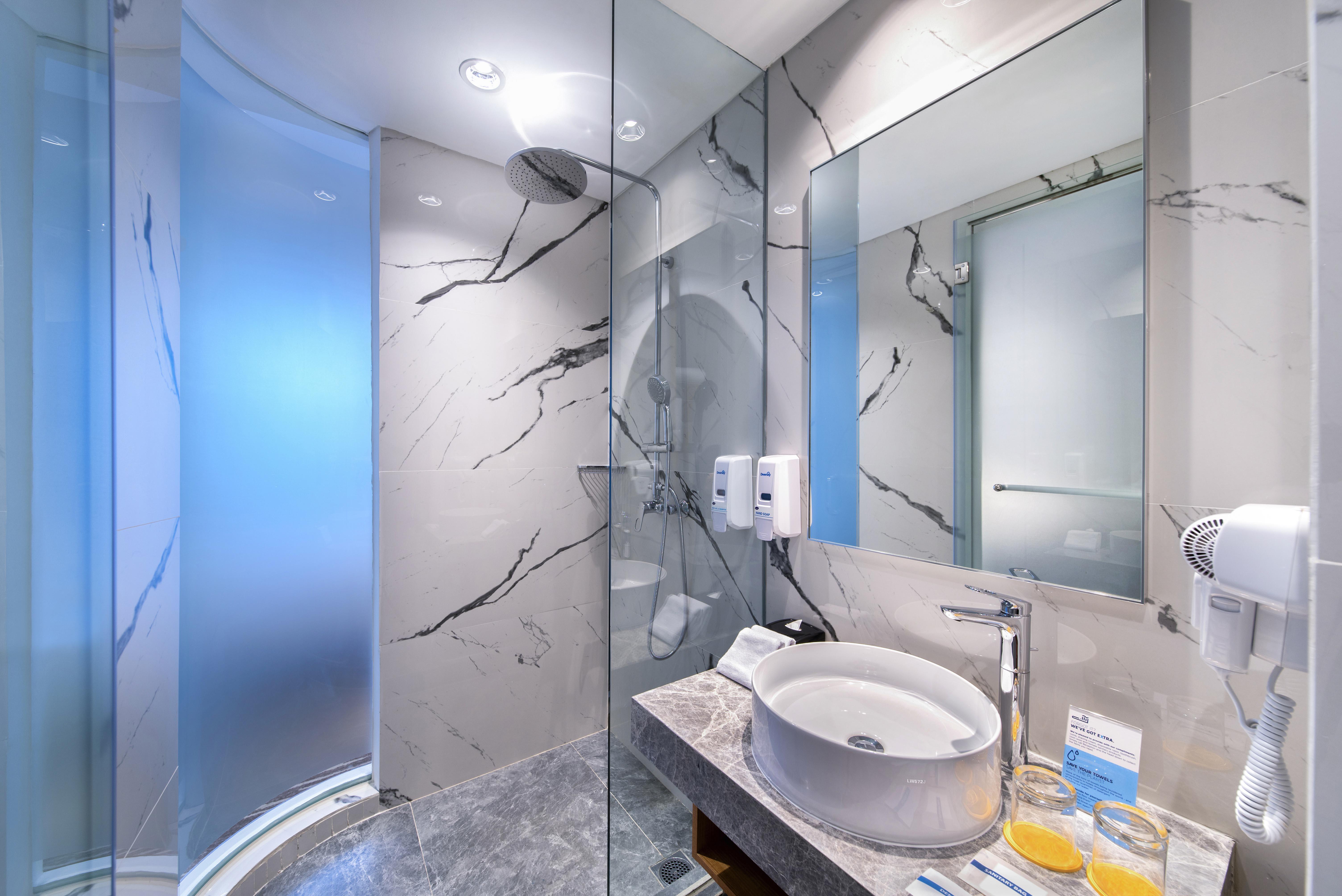 Holiday Inn Express Jakarta Matraman By Ihg Екстер'єр фото