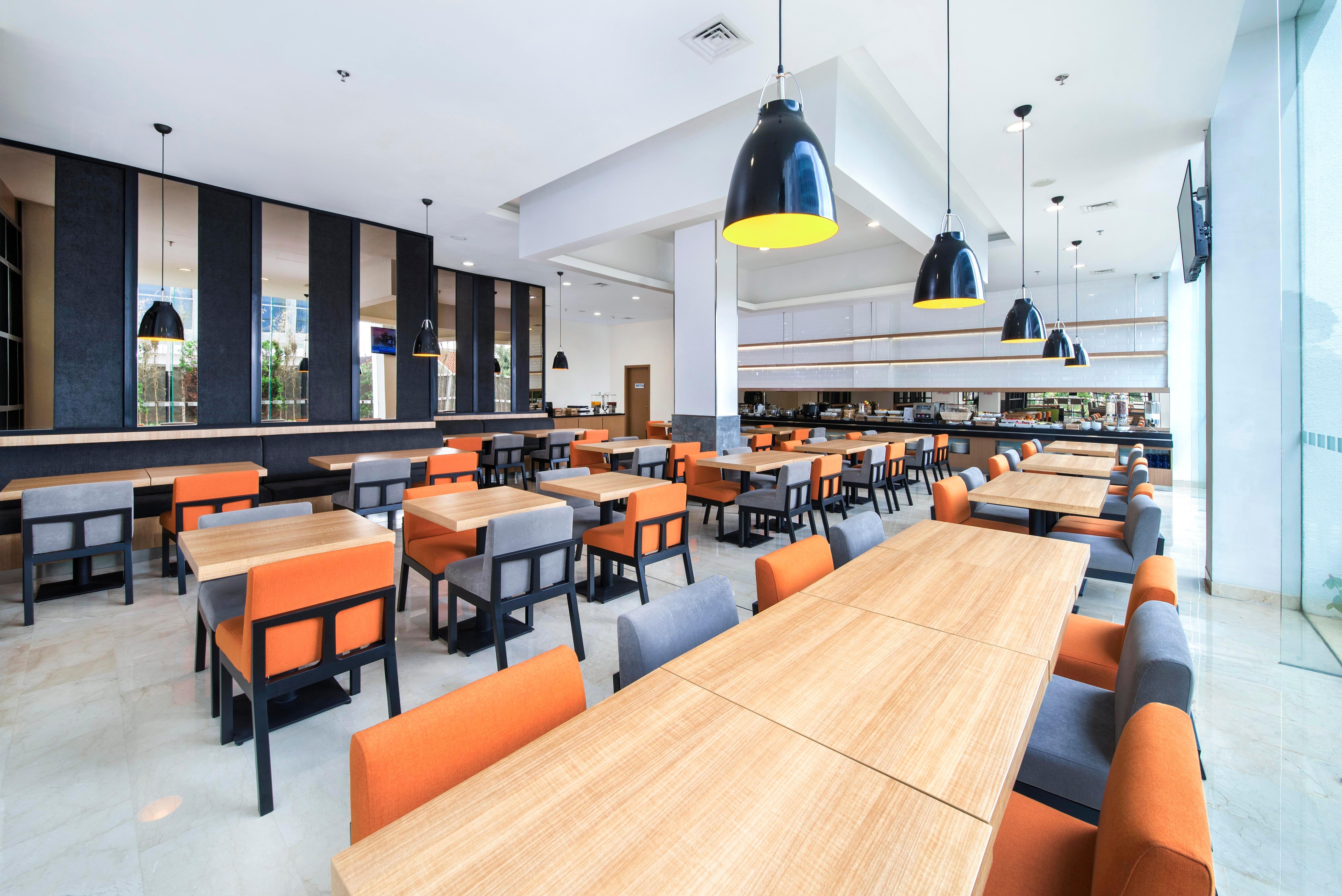 Holiday Inn Express Jakarta Matraman By Ihg Екстер'єр фото