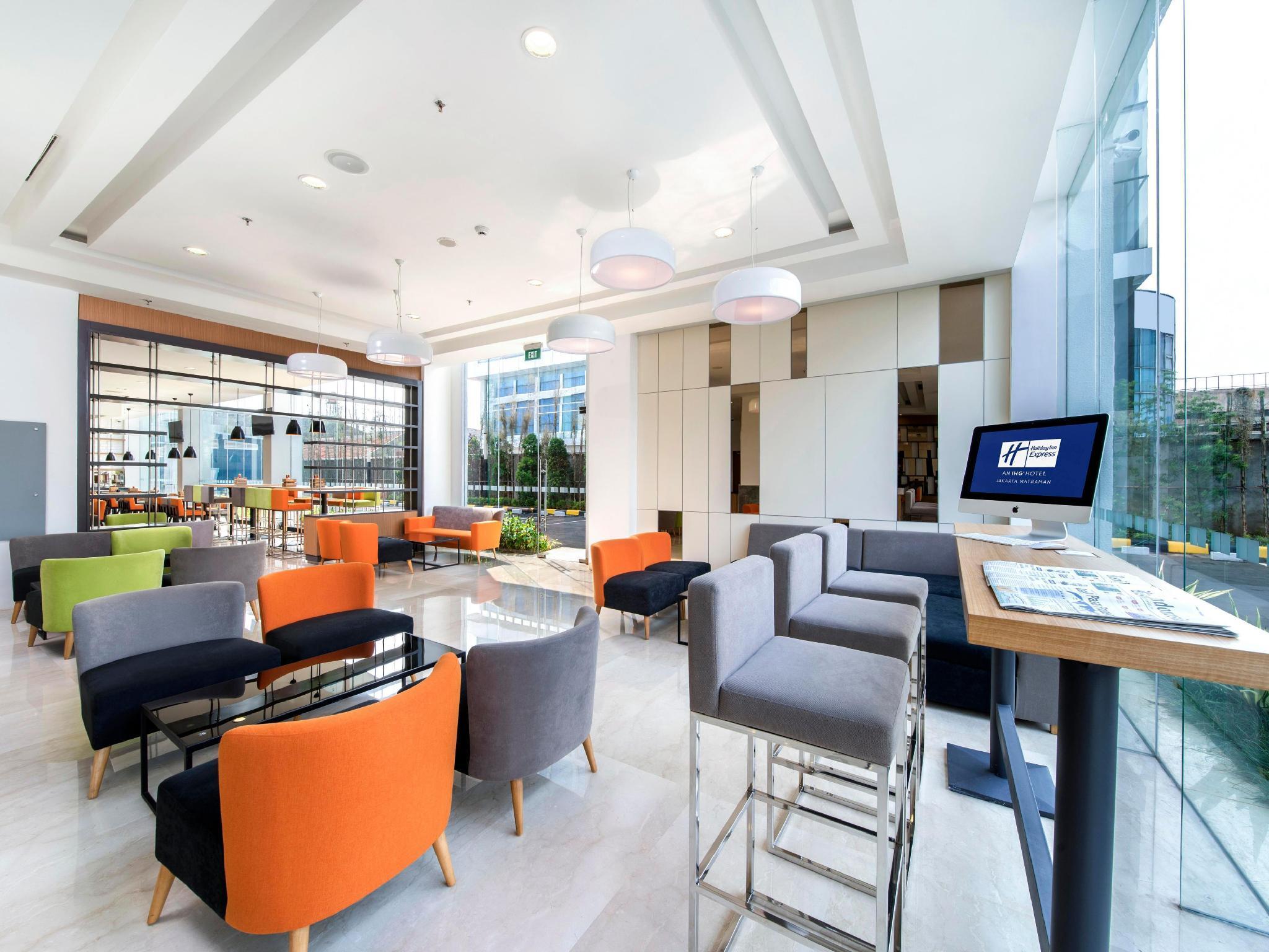 Holiday Inn Express Jakarta Matraman By Ihg Екстер'єр фото