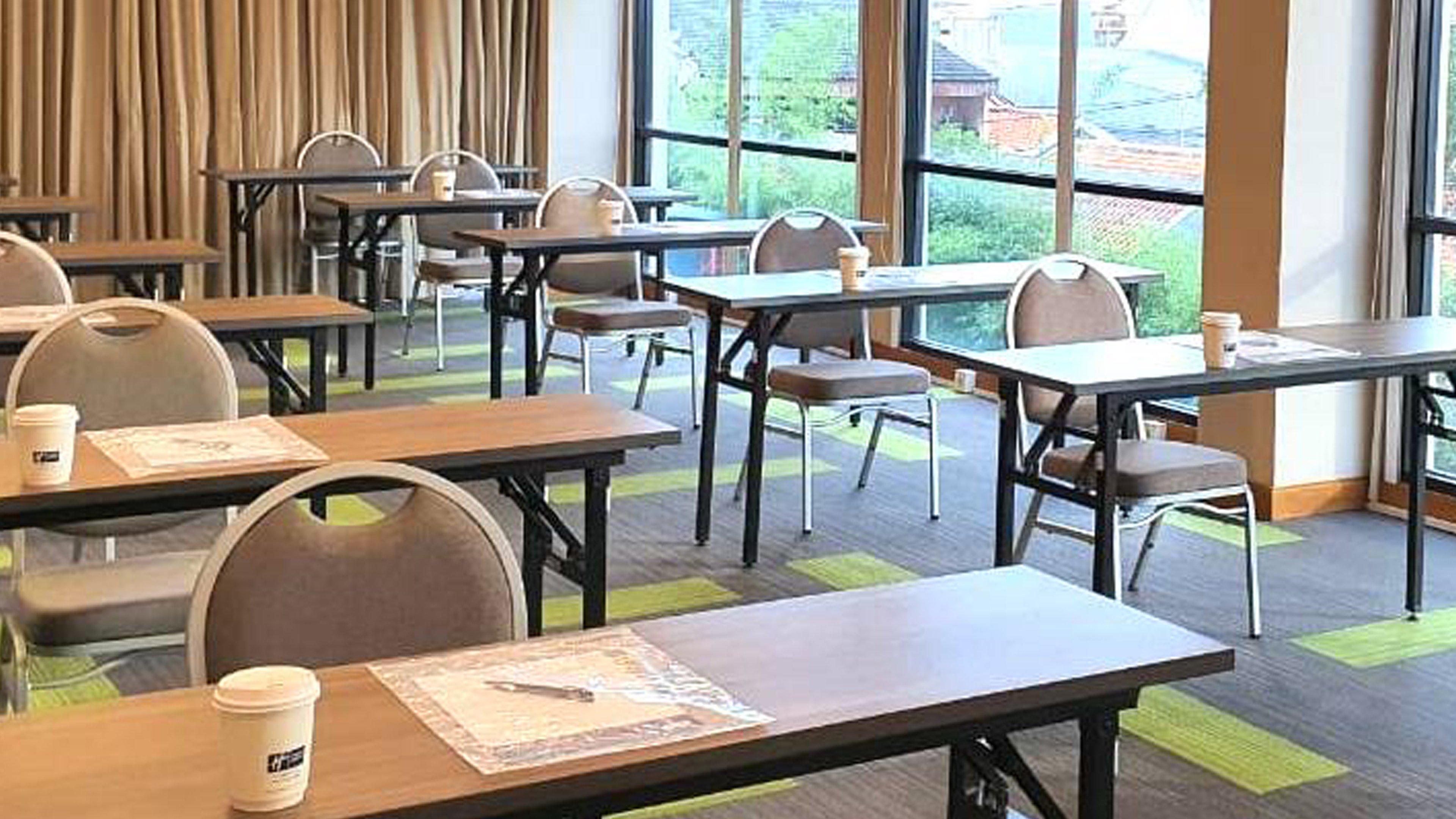 Holiday Inn Express Jakarta Matraman By Ihg Екстер'єр фото