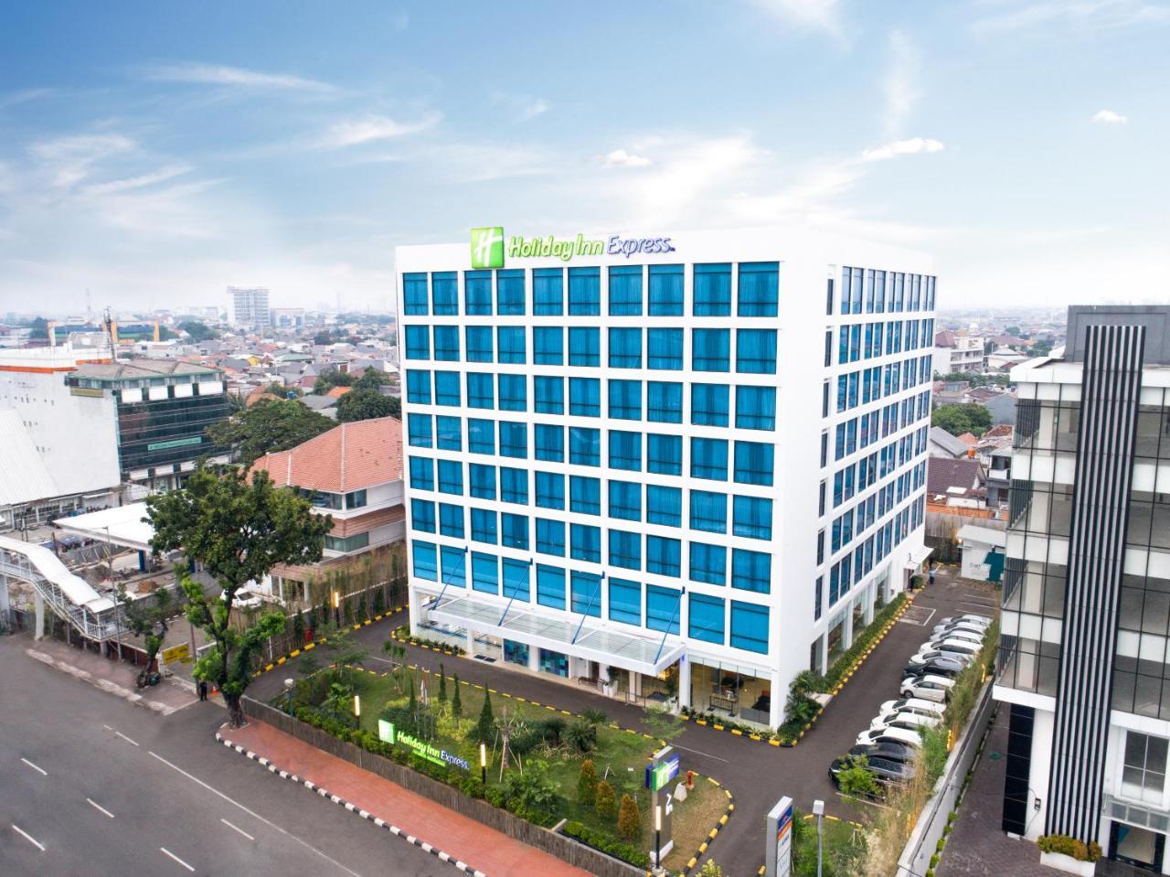 Holiday Inn Express Jakarta Matraman By Ihg Екстер'єр фото